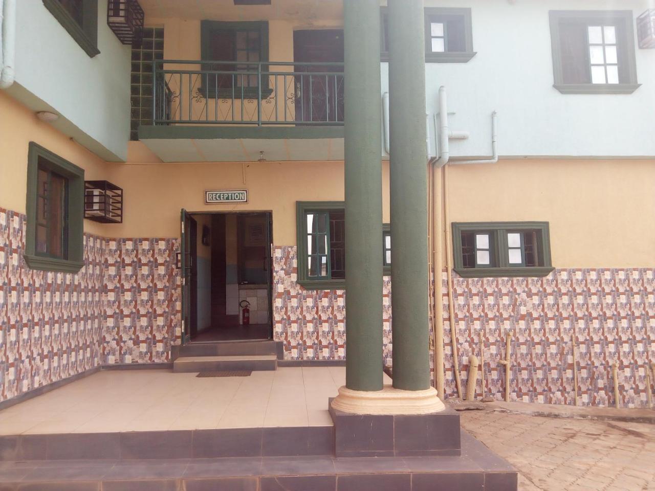 Adebayowa Hotel Olasore Exterior foto